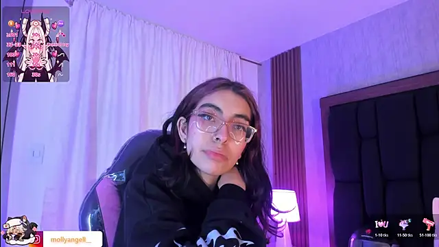 Molly_A's Live XXX Chat