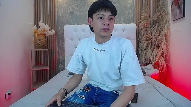 Luucky_Strike Live XXX-Chat