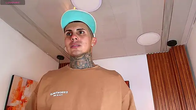 Liam_Ink Live XXX Chat