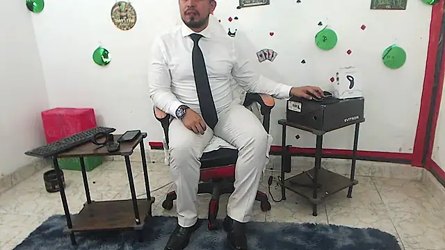 دردشة KalethBigDick الجنسية المباشرة