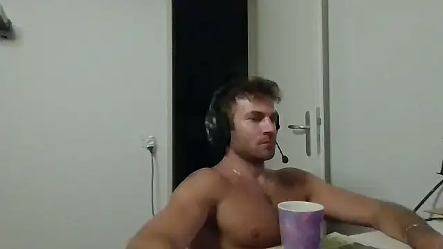 alpha-hunk Adlı Modelin Canlı XXX Sohbeti