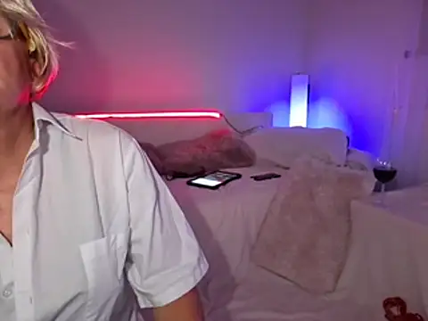 XXX chat uživo modela Komandos1974
