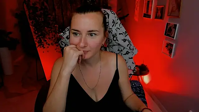 Golden_Dragon Adlı Modelin Canlı XXX Sohbeti