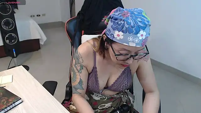 pink-2022 Live XXX-Chat