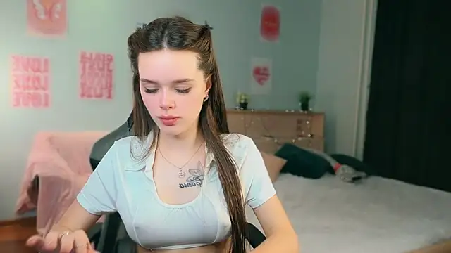 ginnyclub Adlı Modelin Canlı XXX Sohbeti