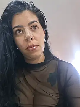 צ'אט XXX בשידור חי של Luianna