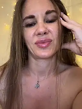 LucieMack live XXX chat
