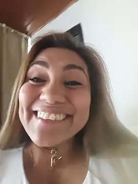 XXX chat uživo modela Lara_Milf__