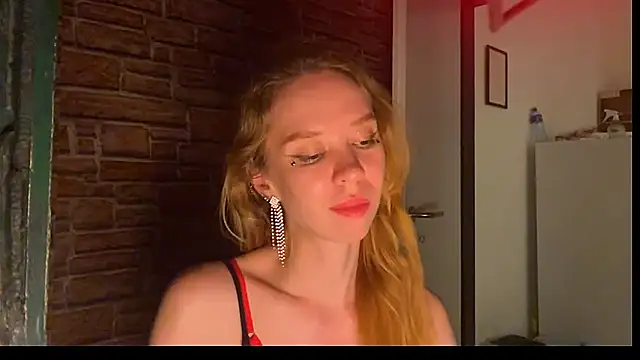 ElizaStorm Adlı Modelin Canlı XXX Sohbeti