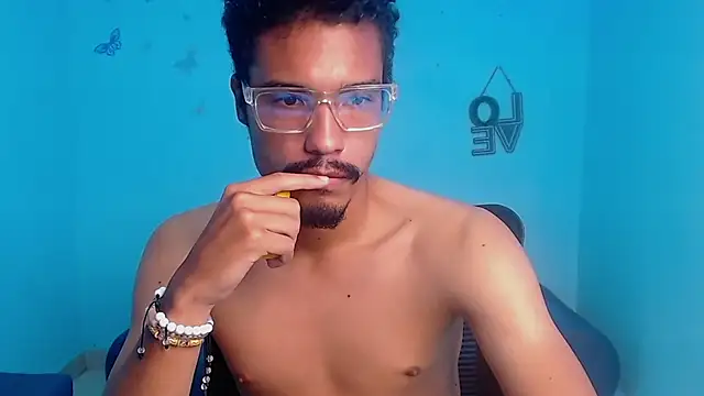 צ'אט XXX בשידור חי של wolf_vip_
