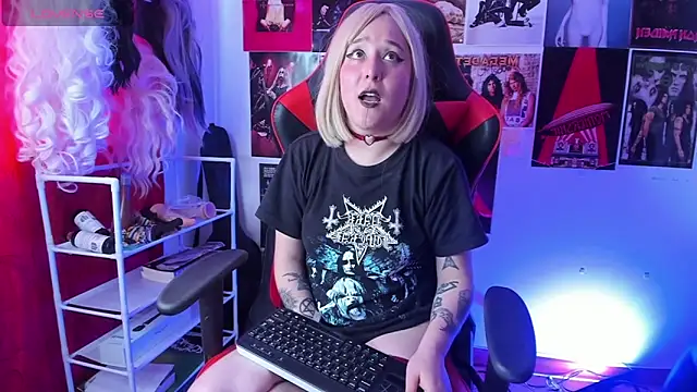 mistresscrowley666: онлайн-секс-чат