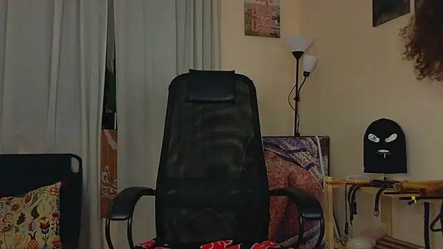laracroftmansion's Live XXX Chat