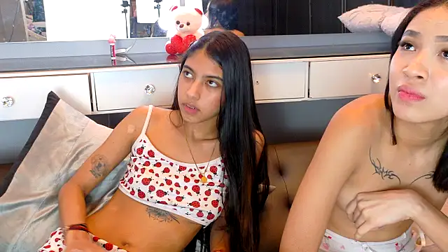 velvetmia68's Live XXX Chat