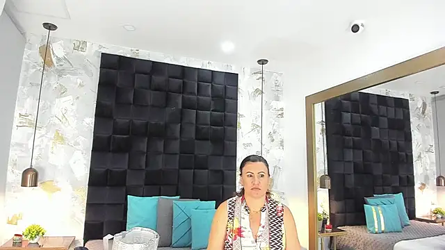 Chatroom XXX en direct de CharlotteG_