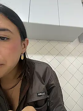 LilyRossi_ XXX чат на живо
