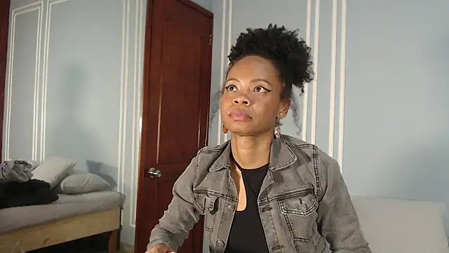 ChantalGarner XXX чат на живо