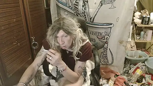 Ombeline1's Live XXX Chat