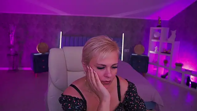 Živý XXX chat CrystalVibe