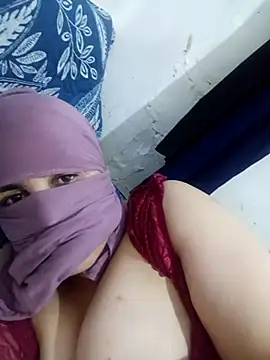Daloaa33 Adlı Modelin Canlı XXX Sohbeti