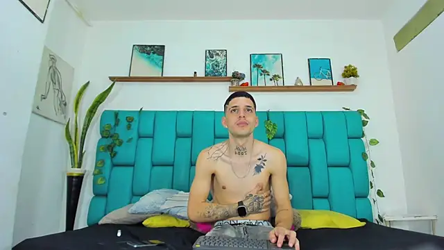 BoyMaxLatin Chat XXX live