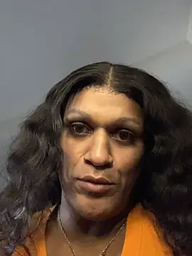 Xzotiq Live XXX-Chat