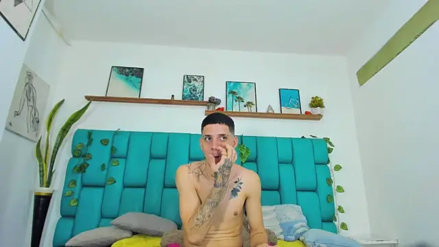 BoyMaxLatin Chat XXX in diretta