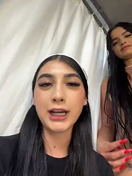 BustyAngelXXX Adlı Modelin Canlı XXX Sohbeti