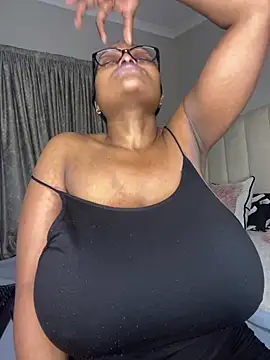 Bustygoddess32 Chat XXX in diretta