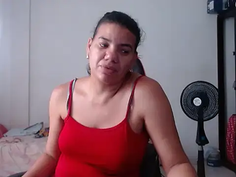 Chatroom XXX en direct de Adriana_0312