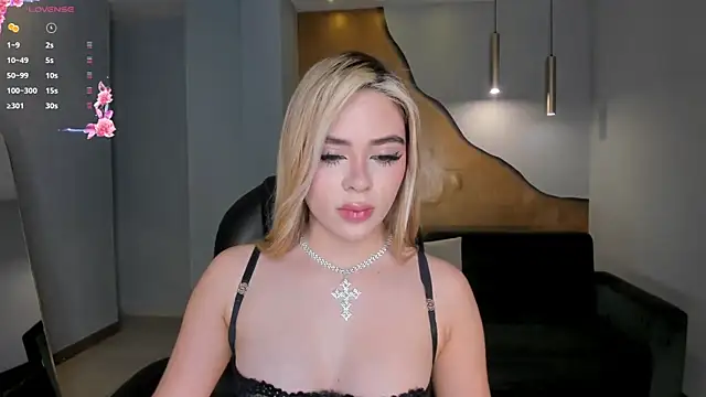 JuanitaClay's Live XXX Chat