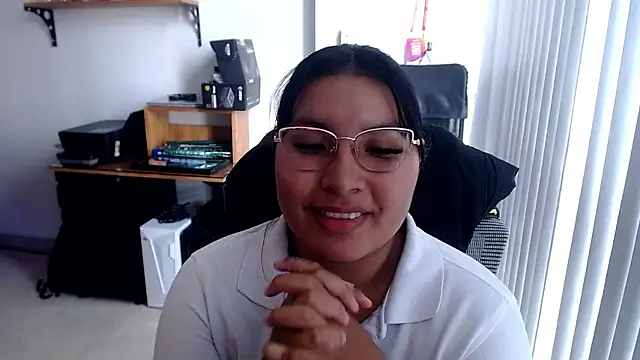 Chat XXX ao vivo de DyannaBloom