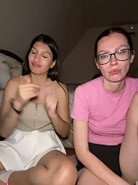 RussianGirls_ 即時 XXX 聊天