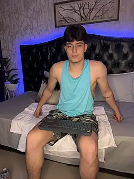 Он лайн чат XXX MaxCruz_