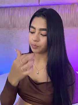 _kyraa_'s Live XXX Chat
