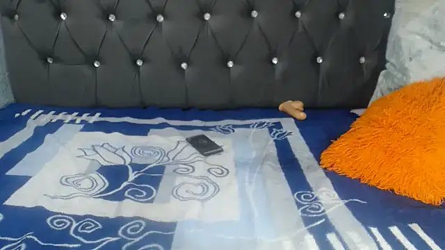 BootySoYummyX Adlı Modelin Canlı XXX Sohbeti