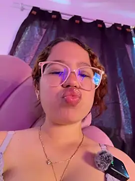 Lucyklein2022 Live XXX-Chat
