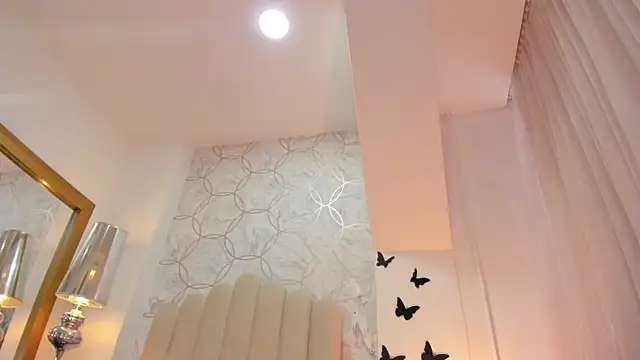 צ'אט XXX בשידור חי של Foxy200__