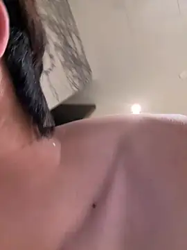 Ethan_64724's Live XXX Chat