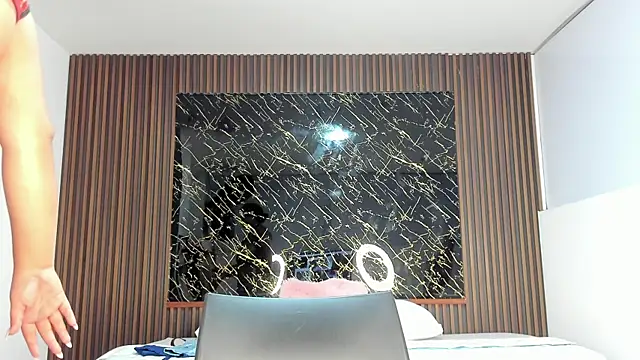 XXX chat uživo modela Karla18_