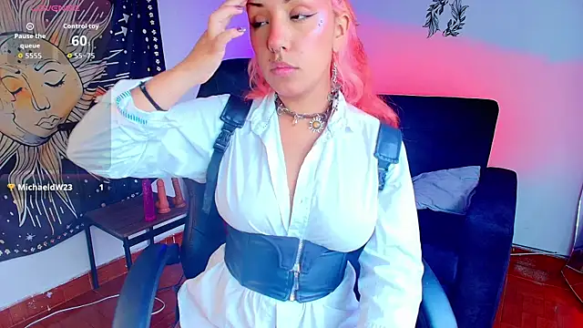 Cat__Moon__ Adlı Modelin Canlı XXX Sohbeti