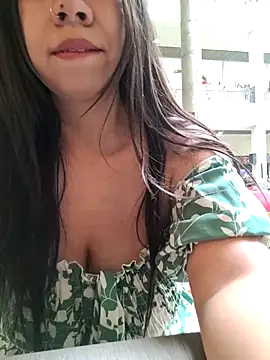 Yuli_x97のライブXXXチャット