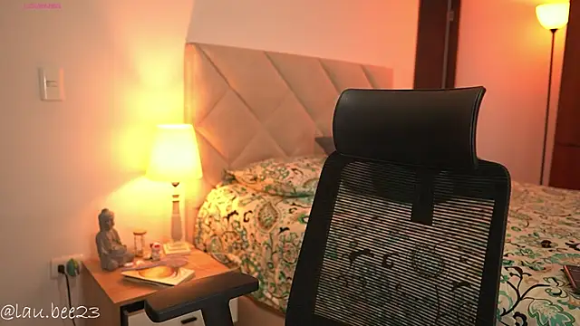 Lau_Bee's Live XXX Chat