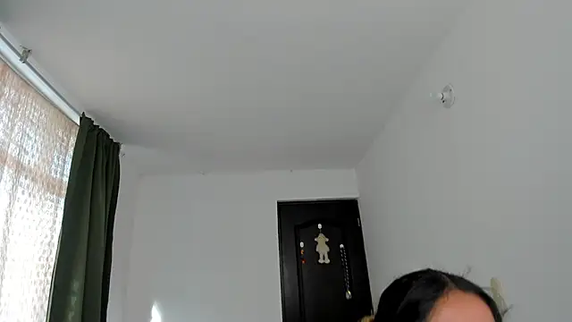 Lucia_Fuster 现场XXX聊天