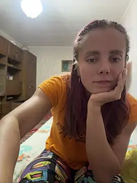 AlisaKissss Adlı Modelin Canlı XXX Sohbeti