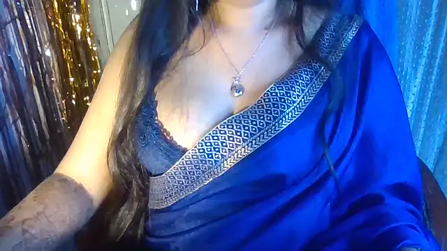 Chatroom XXX en direct de Yashika_Love_