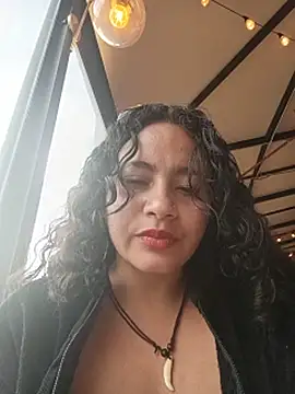 Chat +18 de Yaya_watson ao vivo