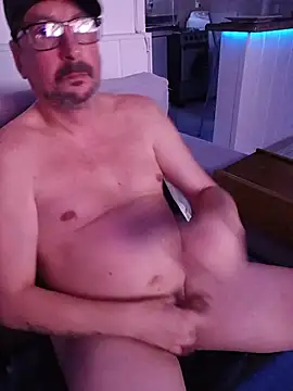 Онлайн чат XXX FocussedFreckle
