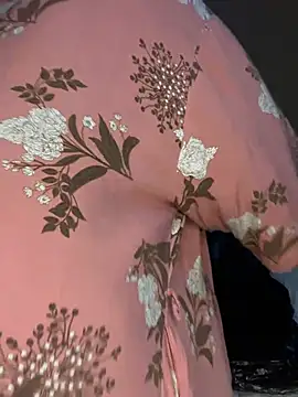 THICKBUNNYCHICKxxx 网络视讯表演