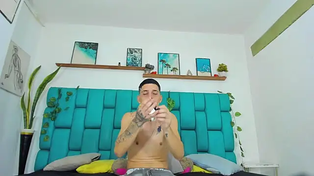 دردشة BoyMaxLatin الجنسية المباشرة