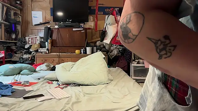 fuckr66669's Live XXX Chat